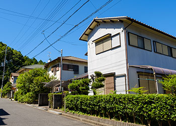 不審者に狙われやすくなる